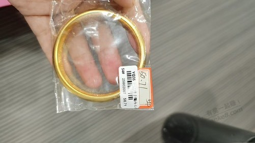 金店是真赚钱啊。身边都是国际金价+200买金手镯