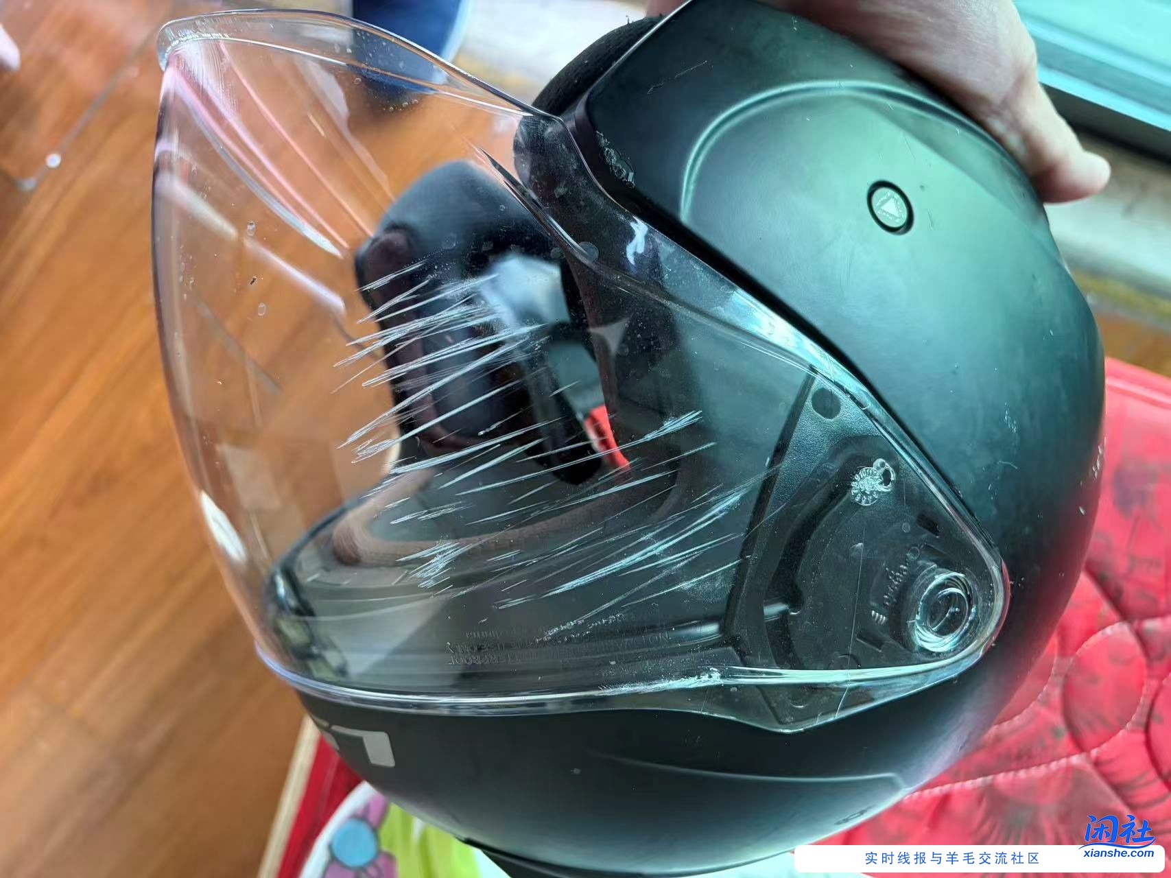 骑车八万公里第一次感受到了头盔的保护性。。