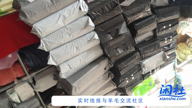 刚去地下室拿纸巾了。之前撸的纸巾终于快用完了。